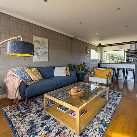Elegant House Where You Call It Home In Northcote